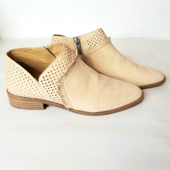 Lucky Brand Women's Leather Upper Ankle Boots,  Size 7.5 M - Picture 1 of 7